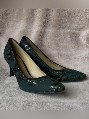 Size 8 Emerald Green Beaded Heels